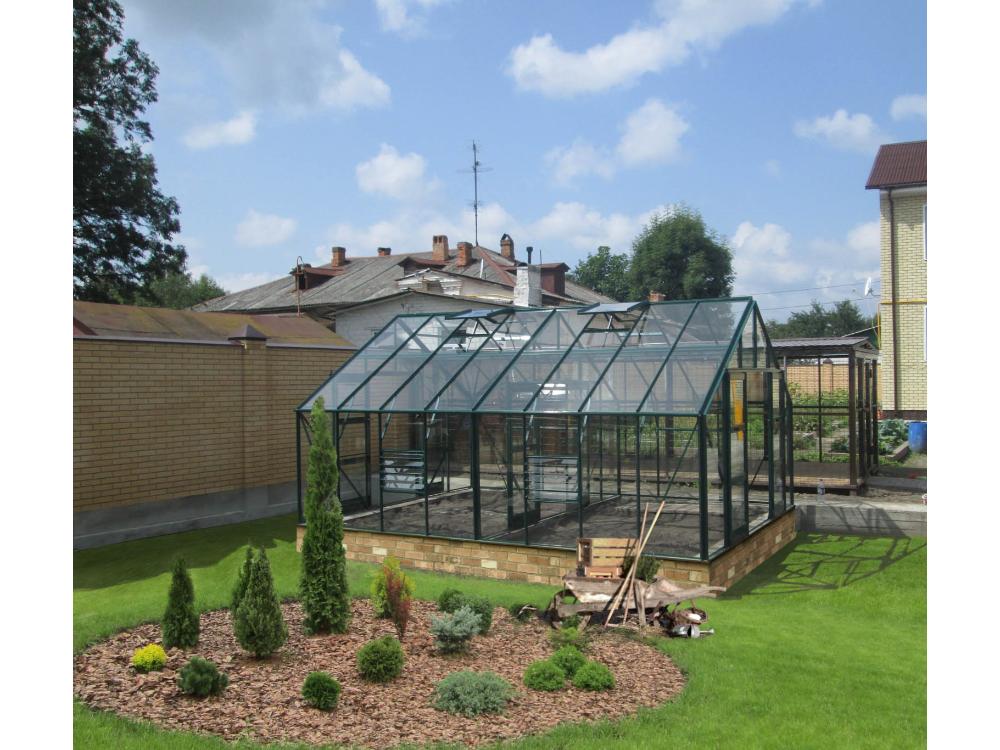 Elite Classique Greenhouse – green finish with brick base