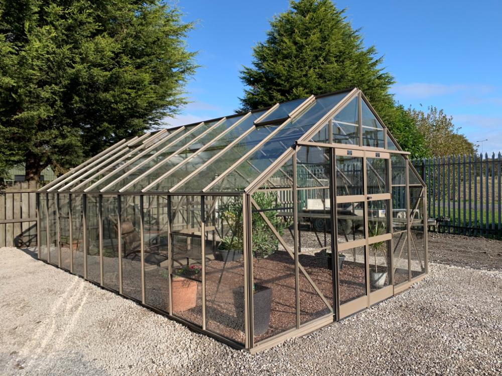 Elite Classique Greenhouse – mocha finish with brick base