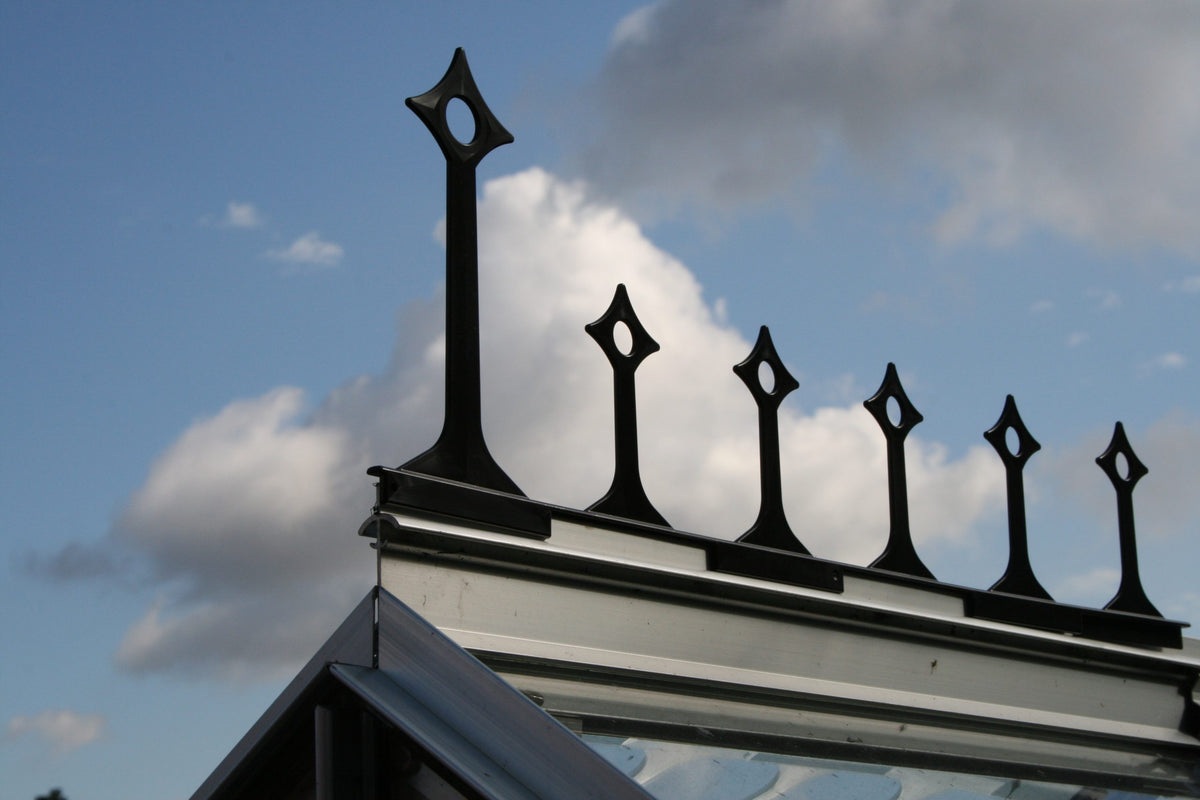 Vitavia Cresting