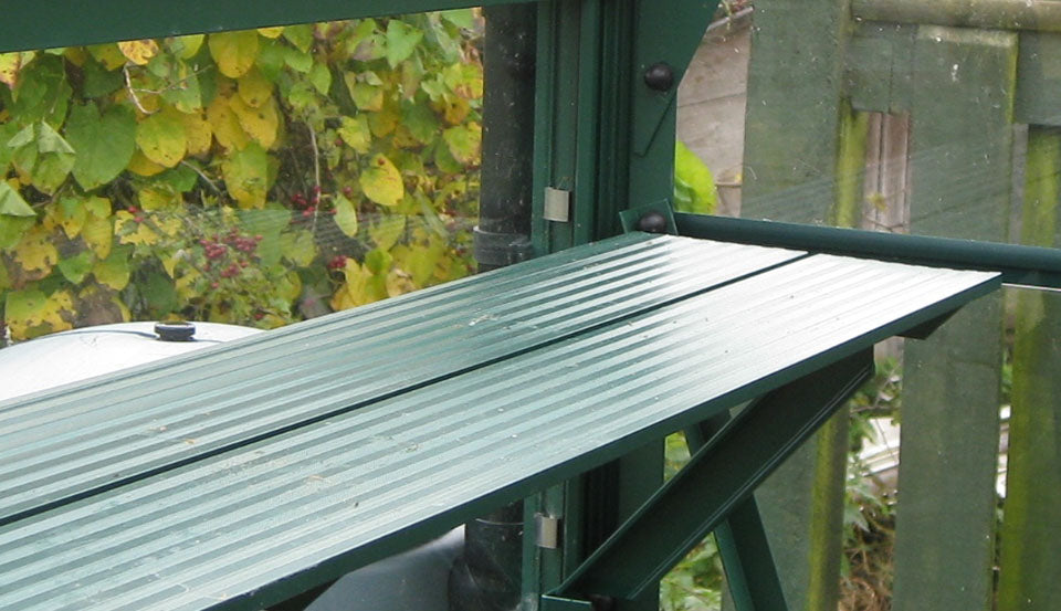 Elite Greenhouse diamond shelf, fitted view