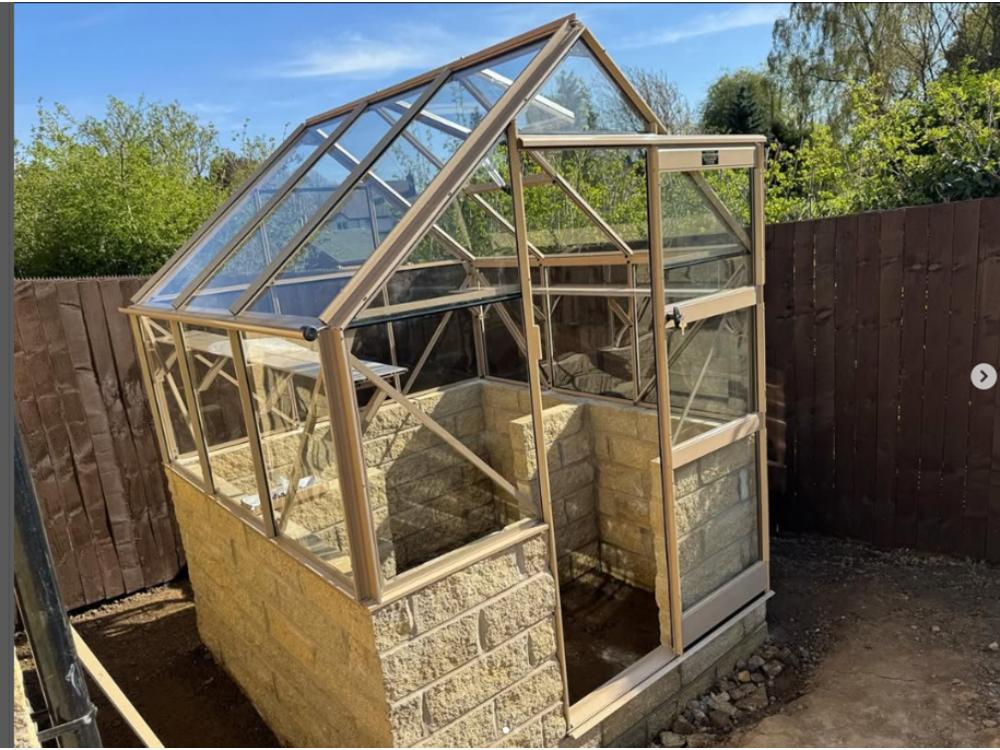 Elite Featured Dwarf Wall 6'3" greenhouse in stone