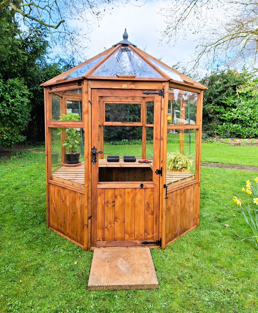 A1 – Lotus Octagonal Greenhouse – exterior view
