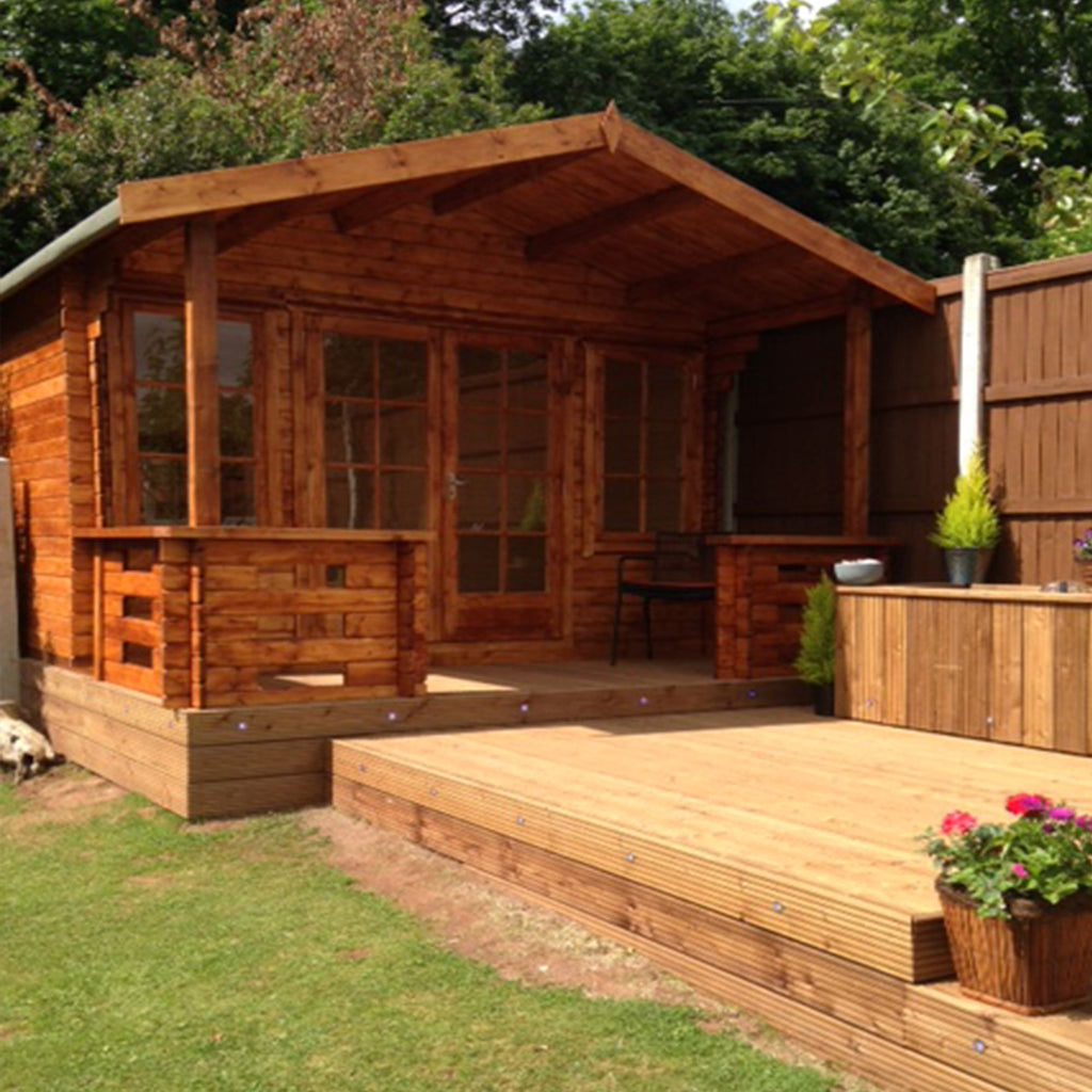 Shire Lydford log cabin – exterior