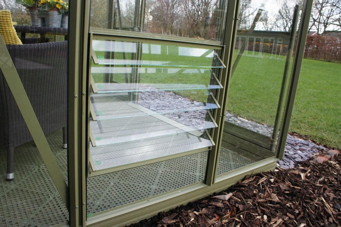 Elite The Edge 600 Greenhouse – louvre vent detail