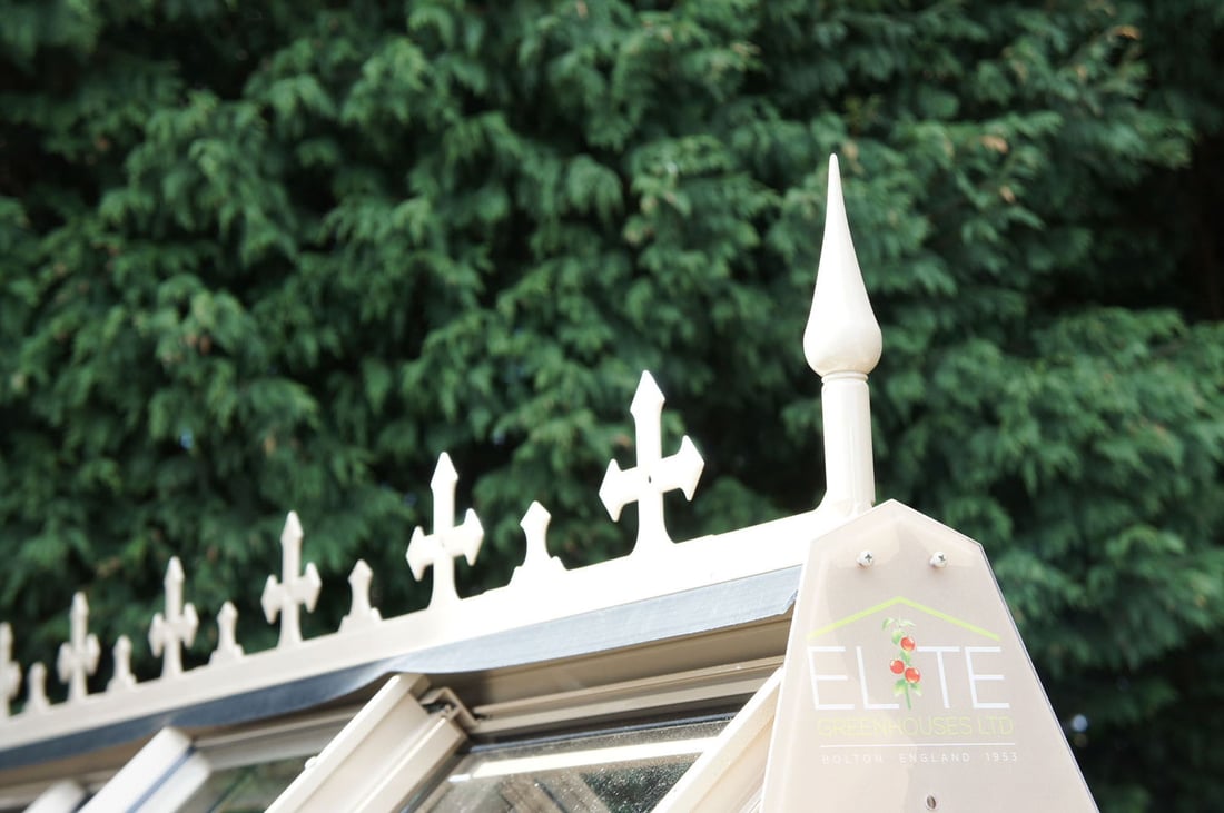 Elite Zenith 800 Greenhouse – ridge crestings detail