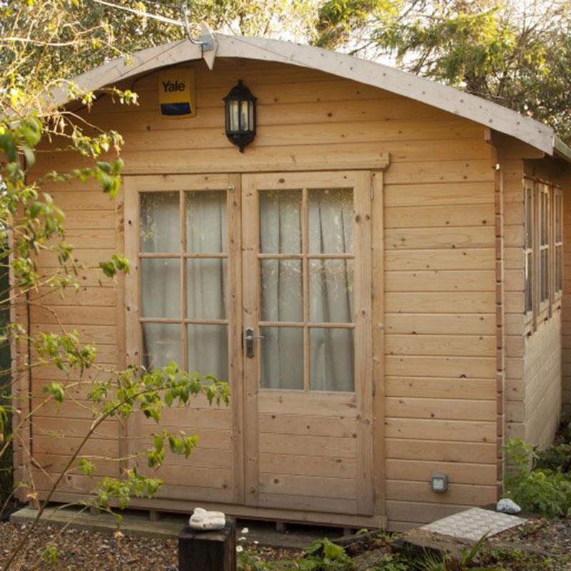 Shire Kilburn log cabin – exterior view 2