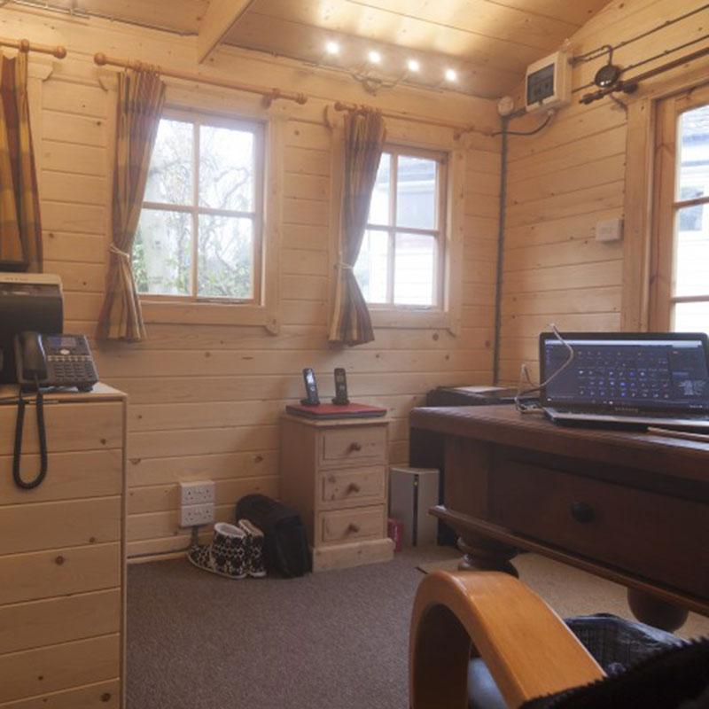 Shire Kilburn log cabin – interior