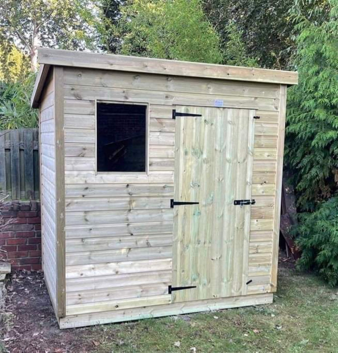 Suresheds Pent-Dale – exterior view