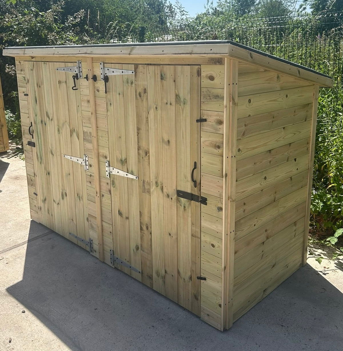 LOJ storage shed with double doors